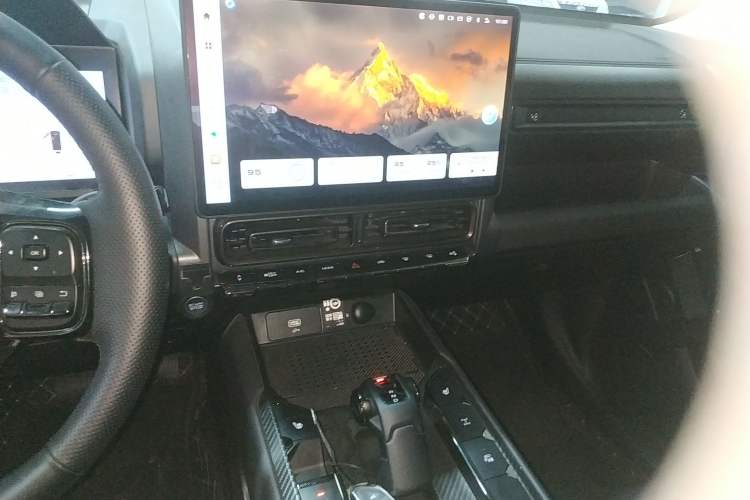 Used Haval Raptor New Energy 2024 Hi4 145 Cross-Over Edition Audio And AC Panel