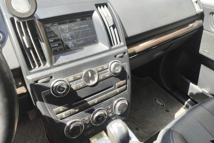 Used Land Rover Freelander 2 2013 2.0T Si4 SE Gasoline Edition Audio And AC Panel