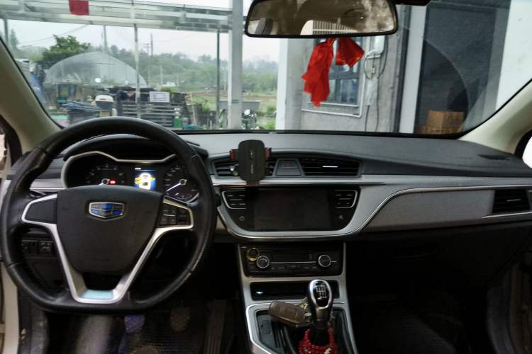 Used Geely Auto Emgrand GL 2018 1.8L Manual Elite Smart Connectivity Version Center Console