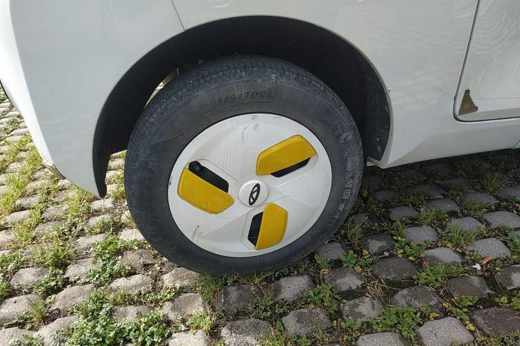 Used Chery QQ Ice Cream 2022 120km Conical Shape Lithium Iron Phosphate