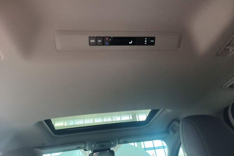 Used Toyota Granvia 2023 2.5L Hybrid Comfort Edition