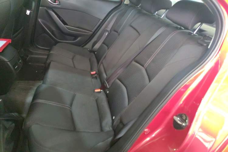 Used Mazda 3 Axela 2017 Sedan 1.5L Automatic Luxury Model Emission Standard China V Left Rear Seat