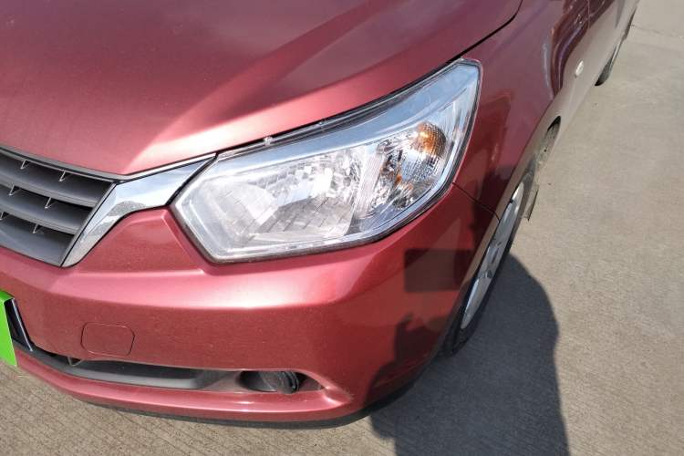 Used Venucia R50 2014 1.6L Automatic Splendid Edition