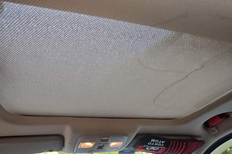 Used Suzuki S-Cross 2014 1.6L CVT Two-Wheel Drive Elite Version Headliner