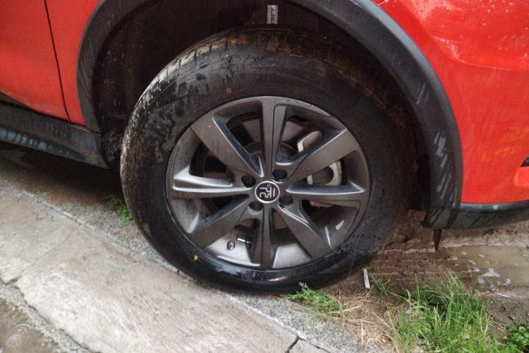 Used BYD Yuan New Energy 2019 EV360 Smart Connect Luxurious Model Right Front Wheel Hub