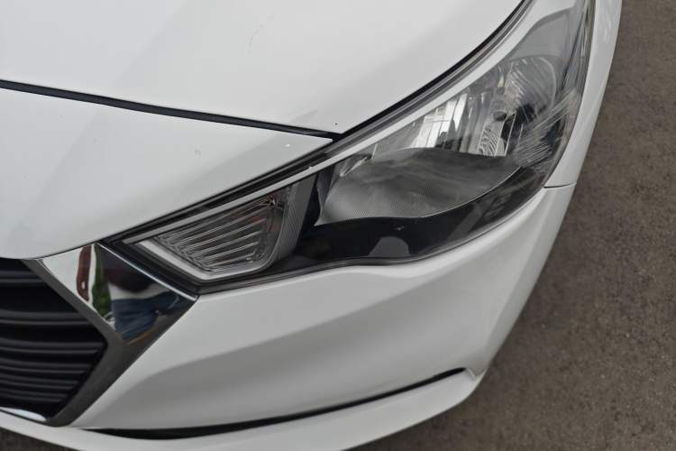Used Hyundai Verna (new generation) 2016 1.4L Automatic Cool Edition GLS Left Front Headlight
