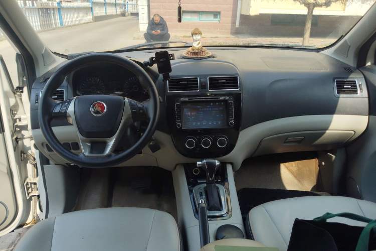 Used FORTHING Joyear XV 2015 1.6L CVT Luxury Model
