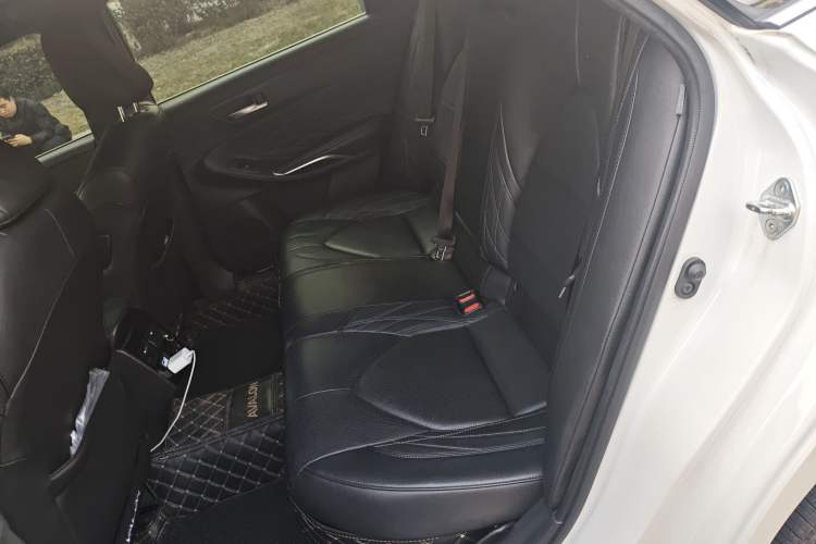 Used Toyota Avalon 2019 Dual-Engine 2.5L XLE Prestige Version China VI Standard