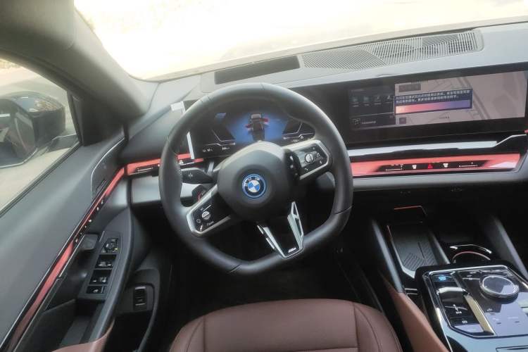 Used BMW i5 2025 eDrive 40L M Sport Package Steering Wheel