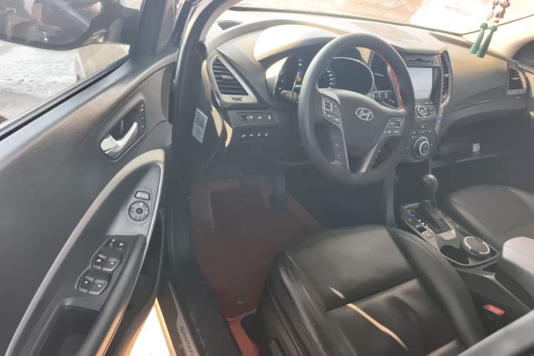 Used Hyundai Santa Fe Classic 2013 Revised Version 3.0L Four-Wheel Drive Flagship Edition Euro V
