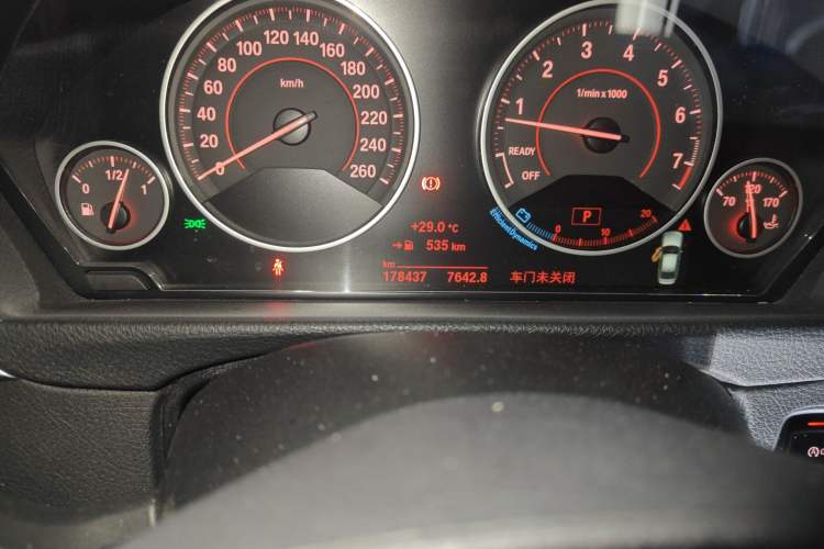 Used BMW 3 Series 2017 320Li M Sport Edition Odometer Close Up