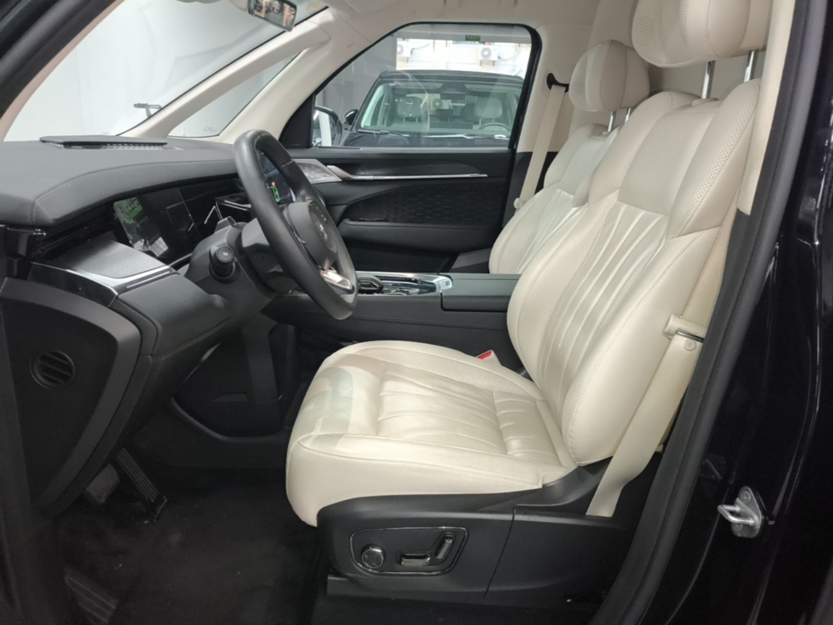 Zeekr 009 2024 GAC Trumpchi — снимка 17