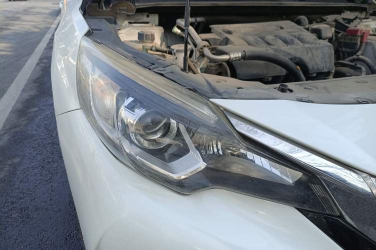 Used Venucia T90 2017 2.0L Manual Fashion Edition Right Front Headlight