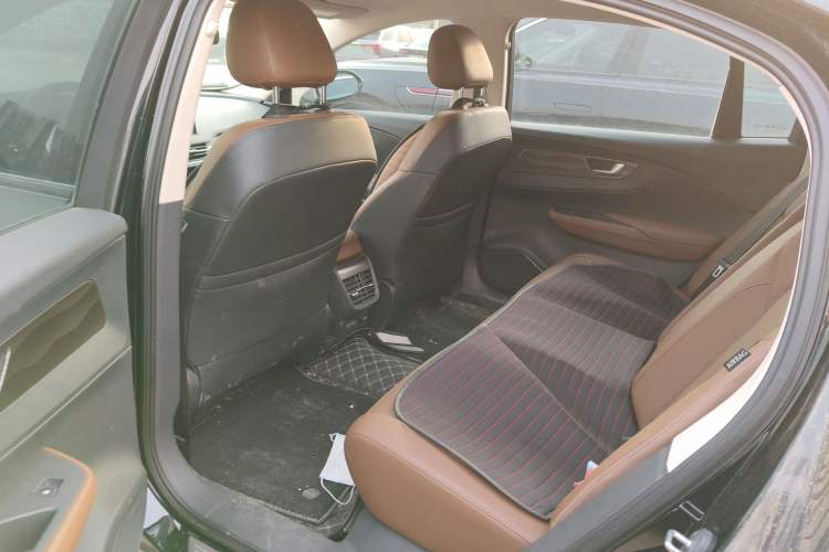 Used Hongqi E-QM5 2022 431 km Charge & Enjoy Edition Left Rear Seat