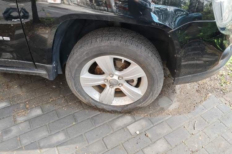 Used Jeep Compass 2013 2.4L four-wheel-drive sport version