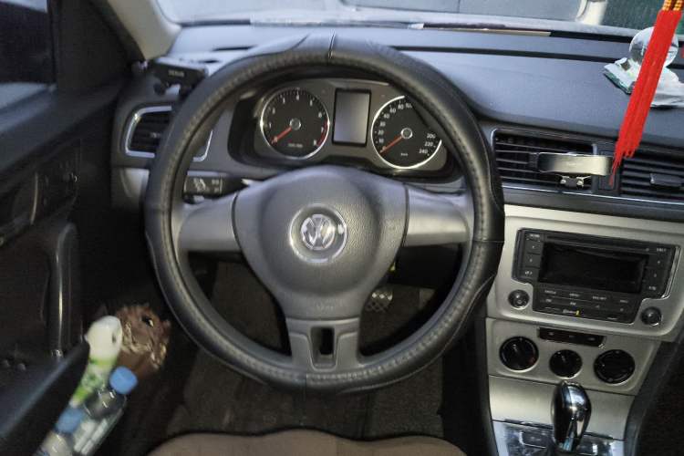 Used Volkswagen Gran Lavida 2013 1.4 TSI Automatic Comfort Model Steering Wheel