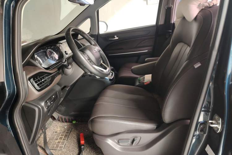 Used GAC Trumpchi M6 2019 270T Automatic Luxury Edition (7-seater) China V Standard
