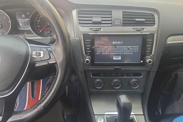 Used Volkswagen Golf 2016 230TSI Automatic Luxury Version
