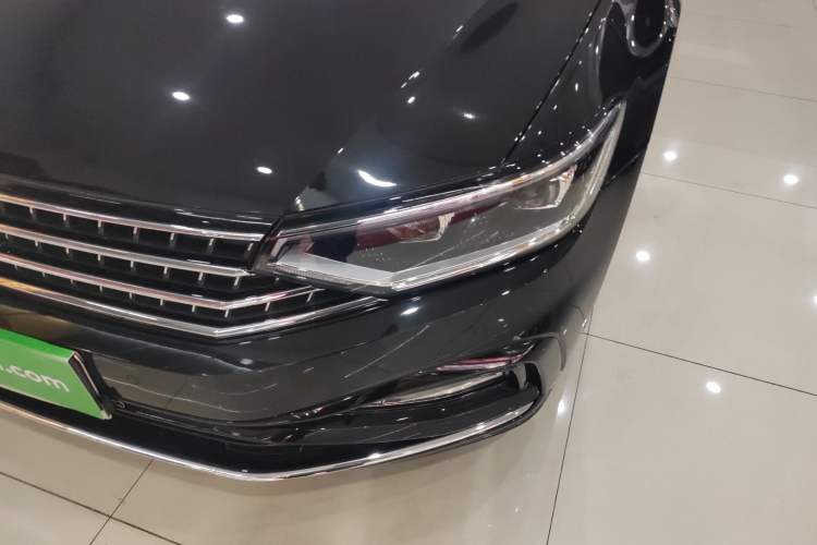 Used Volkswagen Magotan 2025 Revised Version Zhongxiang Edition 330TSI DSG Luxury Trim