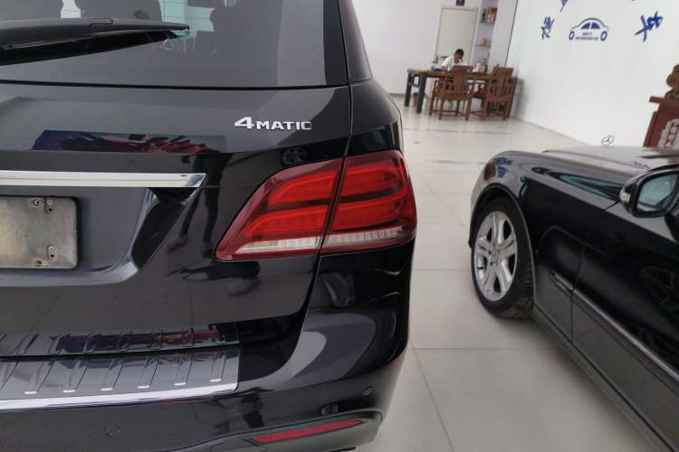 Used Mercedes-Benz GLE 2018 GLE 400 4MATIC Exclusive Edition Right Rear Taillight