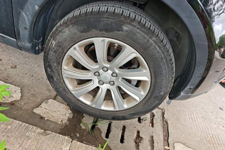 Used Land Rover Discovery Sport 2019 240 PS SE Version China VI Standard
