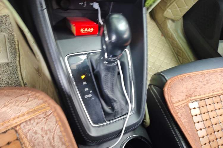 Used MG ZS 2017 1.5L Automatic Elite Edition Gear Lever