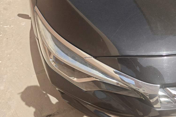 Used Venucia D60 2018 1.6L CVT Smart Connect Elite Edition Right Front Headlight