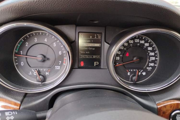 Used Jeep Grand Cherokee 2011 Revised 3.6L Luxury Edition