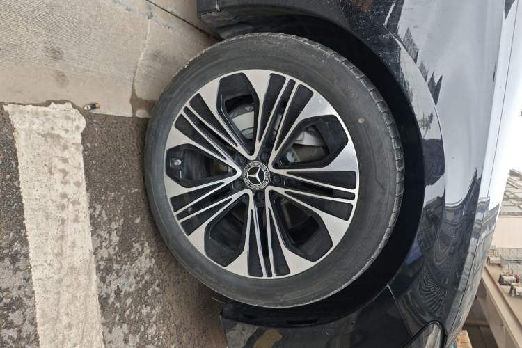 Used Mercedes-Benz E-Class 2025 Facelift E 300 L Luxury Edition
