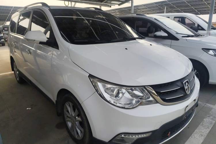 Used Baojun 730 2014 1.5L manual Comfort ESP version 7 seats