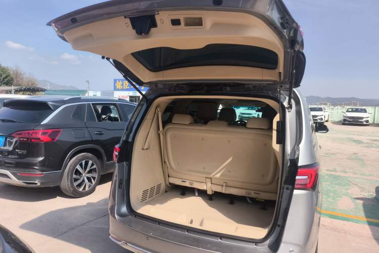 Used Buick GL8 2023 Land Business Class Smart Deluxe Model Trunk