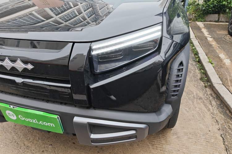 Used Formula Leopard Titanium 3 2025 501KM All-Wheel Drive Intelligent Driving Ultra Version Left Front Headlight