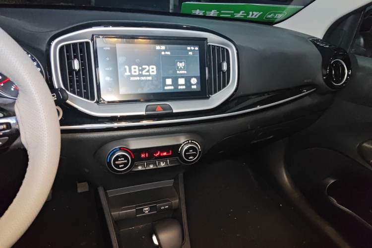Used Kia kx1 Stonic 2021 1.4L CVT Sunroof Model
