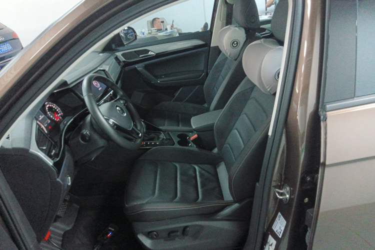 Used Volkswagen Tayron 2022 330TSI Two-Wheel Drive Luxury Smart Connectivity Version Left Front Seat