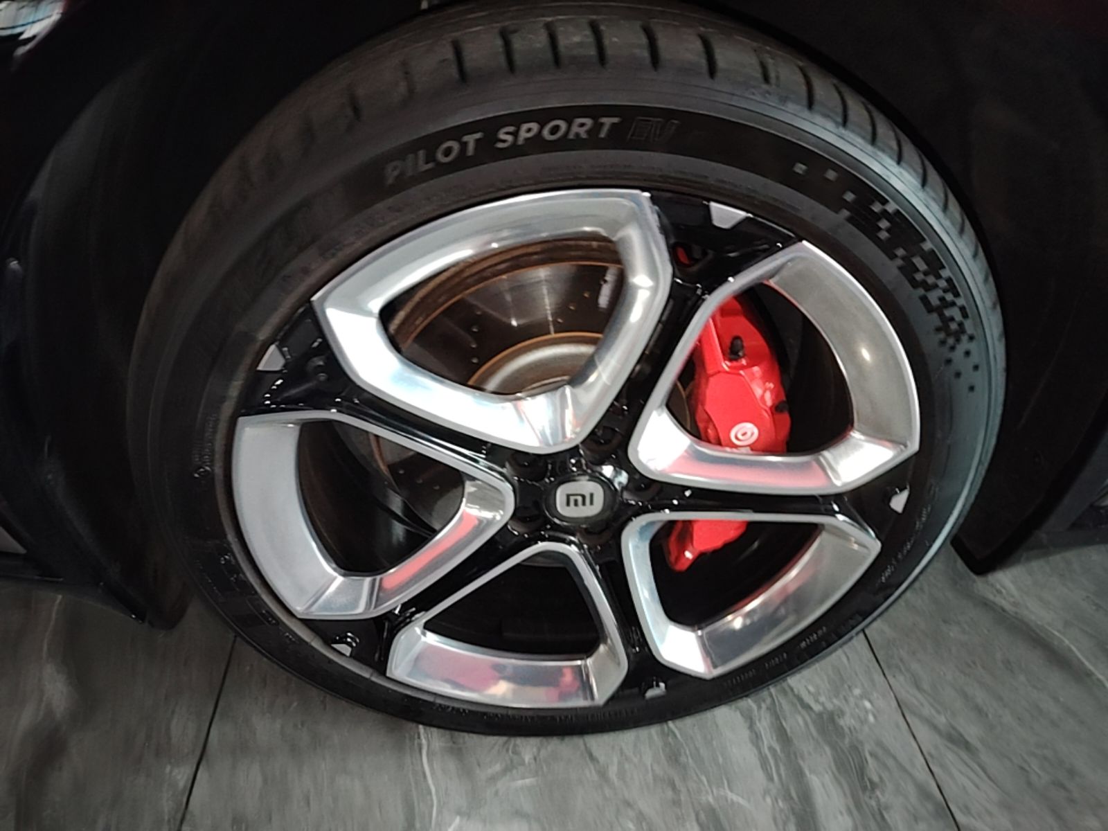 Xiaomi Auto YU7 2025 Ultra-Long Range High-Performance All-Wheel-Drive Max Edition — снимка 10