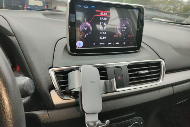 Used Mazda 3 Axela 2016 Sedan 1.5L Automatic Comfort Model