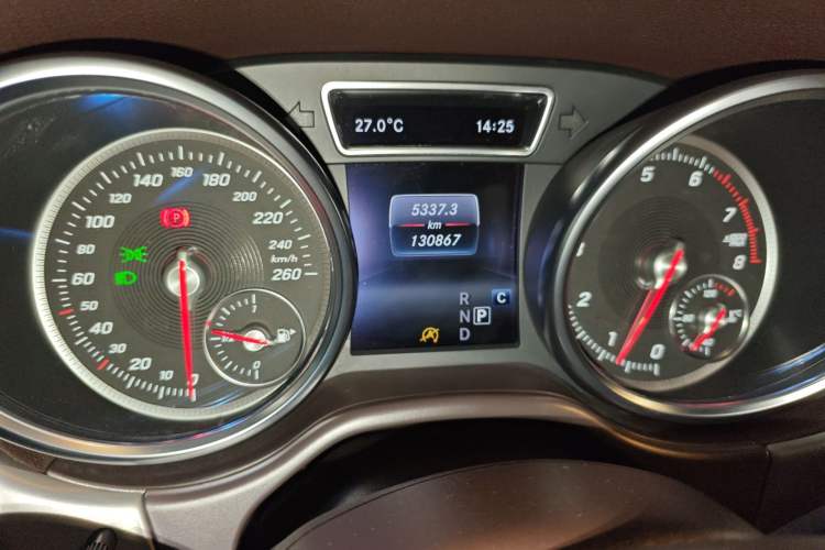 Used Mercedes-Benz GLS 2018 Facelift GLS 320 4MATIC Odometer Close Up