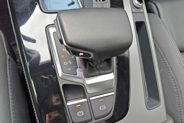 Used Audi Q5L 2022 40T Fashionable and Dynamic Model