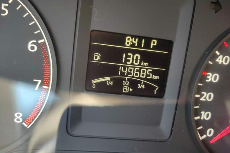 Used Volkswagen Sagitar 2014 1.6L Automatic Comfort Model Odometer Close Up