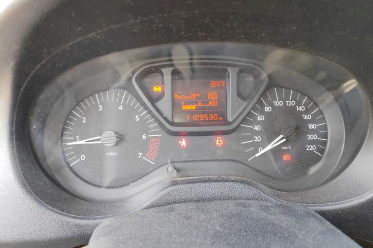 Used Citroen Elysee 2015 Zhishang Edition 1.6L Manual Fashion Model
