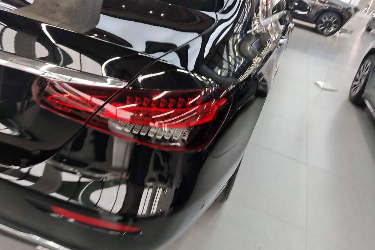 Used Mercedes-Benz E-Class 2023 E 300 L Stylish Model Right Rear Taillight
