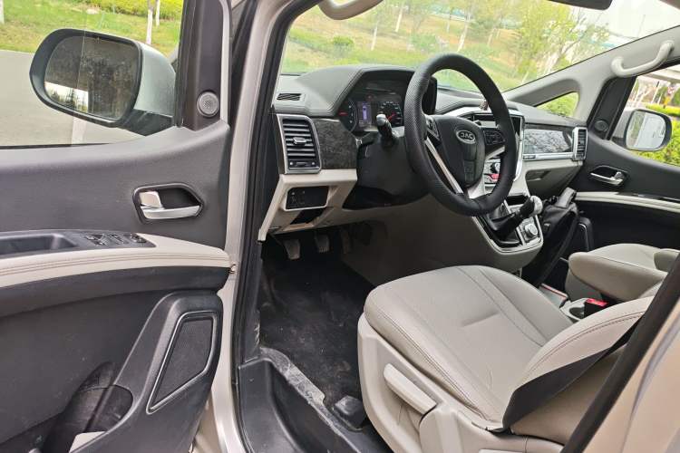 Used JAC Refine M4 2016 2.0L Manual Luxury Version