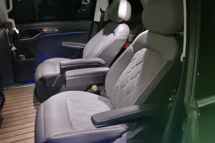 Used Volkswagen Viloran 2023 Revised 380TSI Prestige Edition