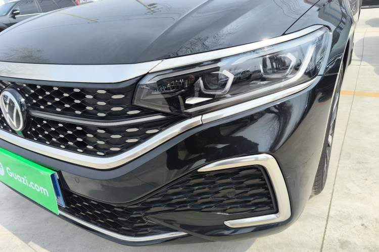 Used Volkswagen Passat 2022 330TSI Starry Luxury Edition – Exclusive Special Edition