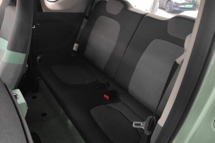 Used Wuling Hongguang MINIEV 2022 Macaron Premium Model – Lithium Iron Phosphate Left Rear Seat