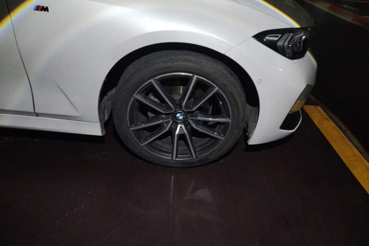 Used BMW 3 Series 2024 325Li M Sport Package Right Front Wheel Hub