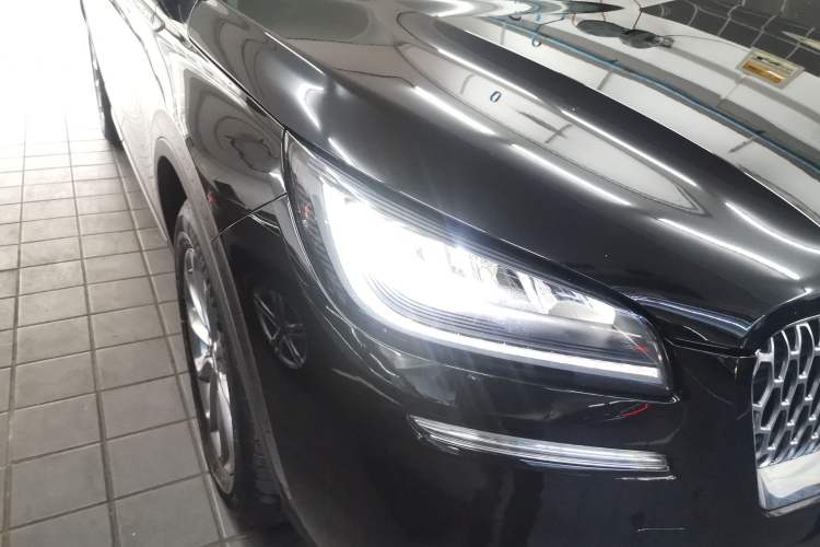 Used Lincoln Corsair 2020 2.0T Two-Wheel Drive Luxury Edition Right Front Headlight