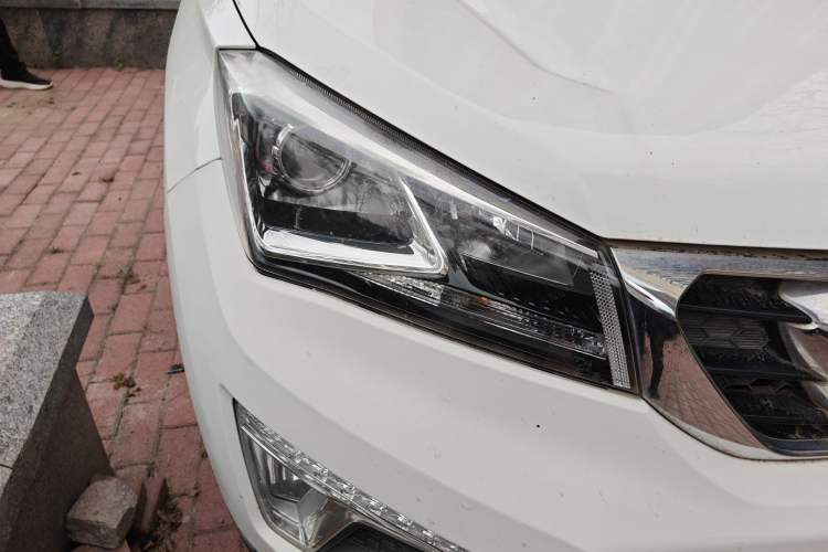 Used CHANGAN CS15 2016 1.5L Manual Luxury Edition
