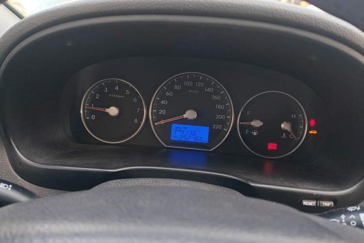 Used Hyundai Santa Fe Classic 2011 2.4 Comfort Edition 7-Seater Two-Wheel Drive