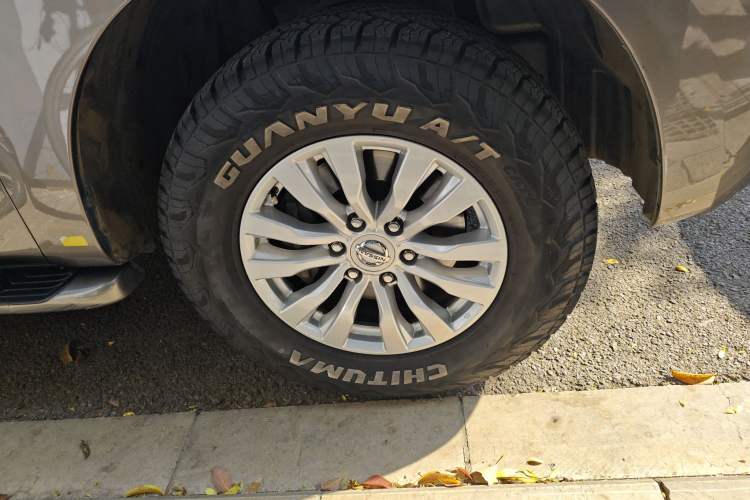 Used Nissan Patrol 2018 4.0L Automatic 7-Seater Middle East Version Right Front Wheel Hub